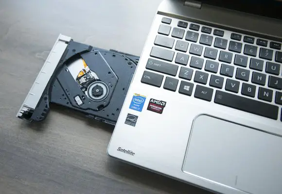 Are Laptops Still Made With CD Drive